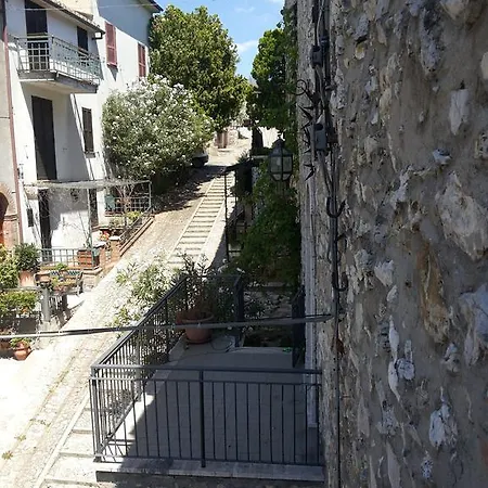 Nelle Mura Del Castello * Schifanoia (Terni)
