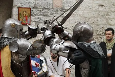 Nelle Mura Del Castello *