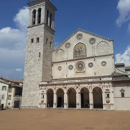 Daire Nelle Mura Del Castello Schifanoia (Terni)